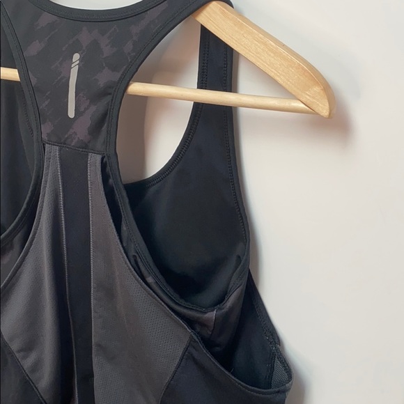 Black Workout Tank 2 in1 with Bra - Picture 3 of 6